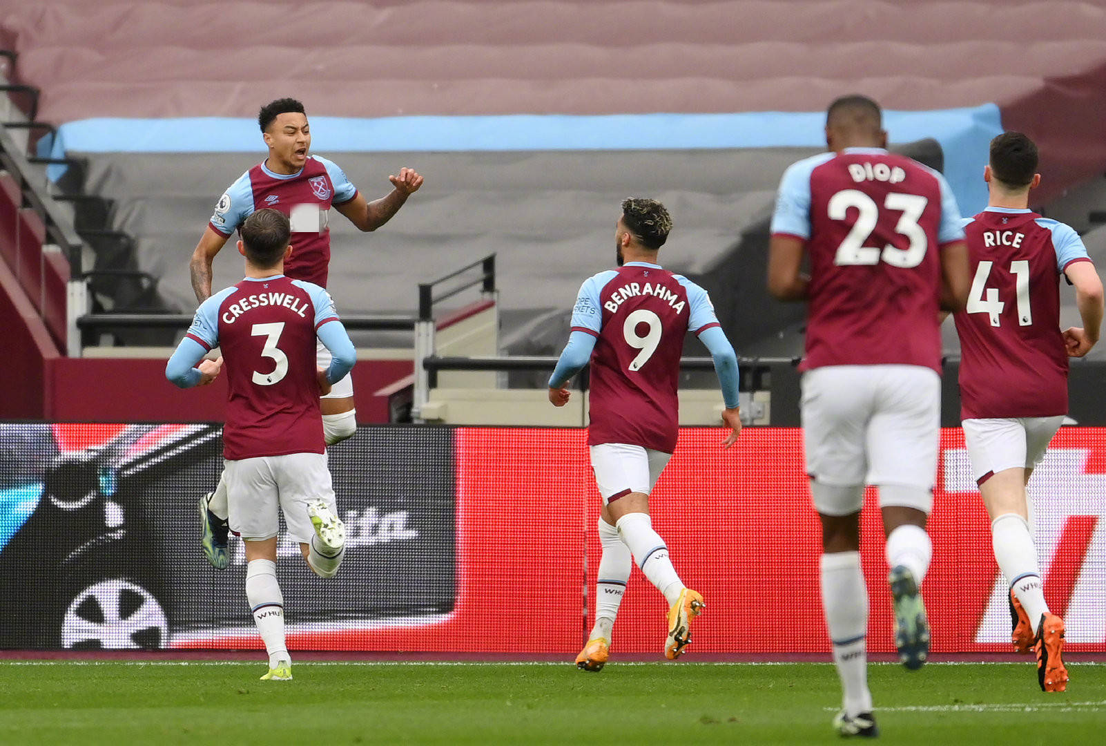 目前有三位 目前有三位