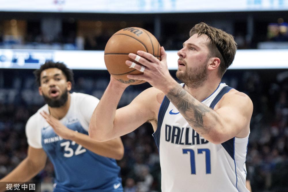 球队集体回 球队集体回